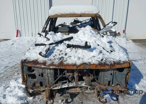 1998 Chevrolet K1500 Fleetside z USA, uszkodzony, nr VIN 1GCEK19S7WE100795